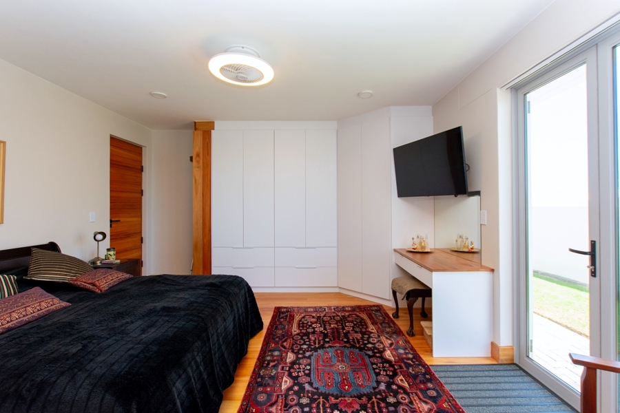 5 Bedroom Property for Sale in Paradise Beach Western Cape